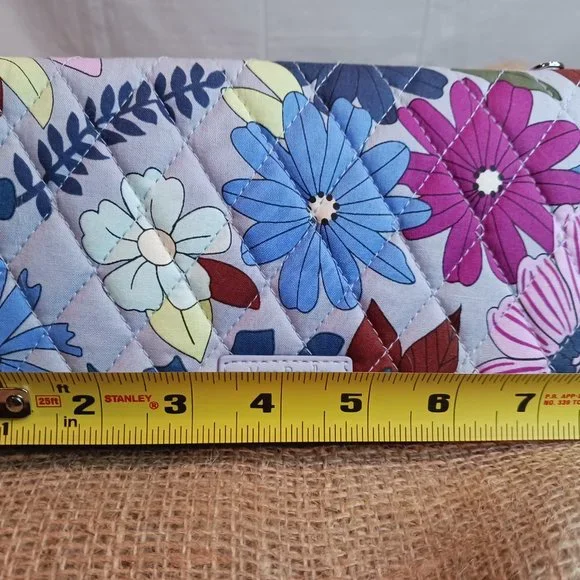 NWOT Vera Bradley RFID Microfiber Wristlet Pocket Purse - Picture 2 of 6